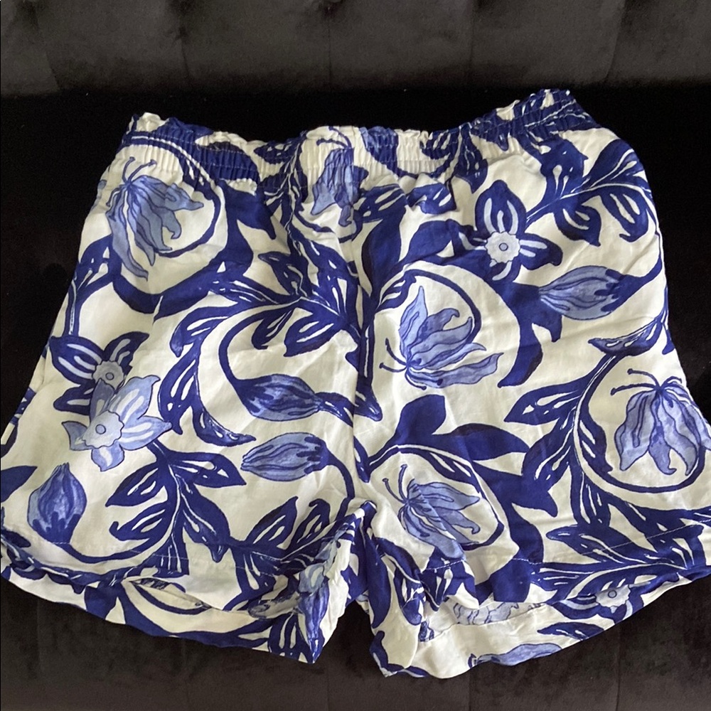 H&M Blue and White Bermuda Shorts with Floral Design
